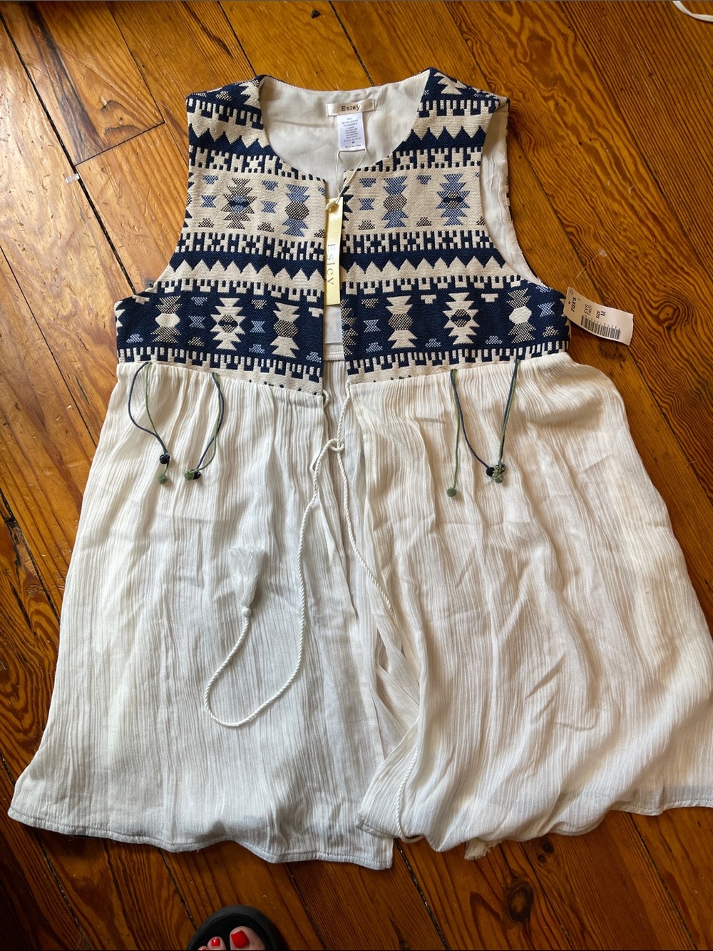 NWT Amazing boho vest size medium. Excellent condition